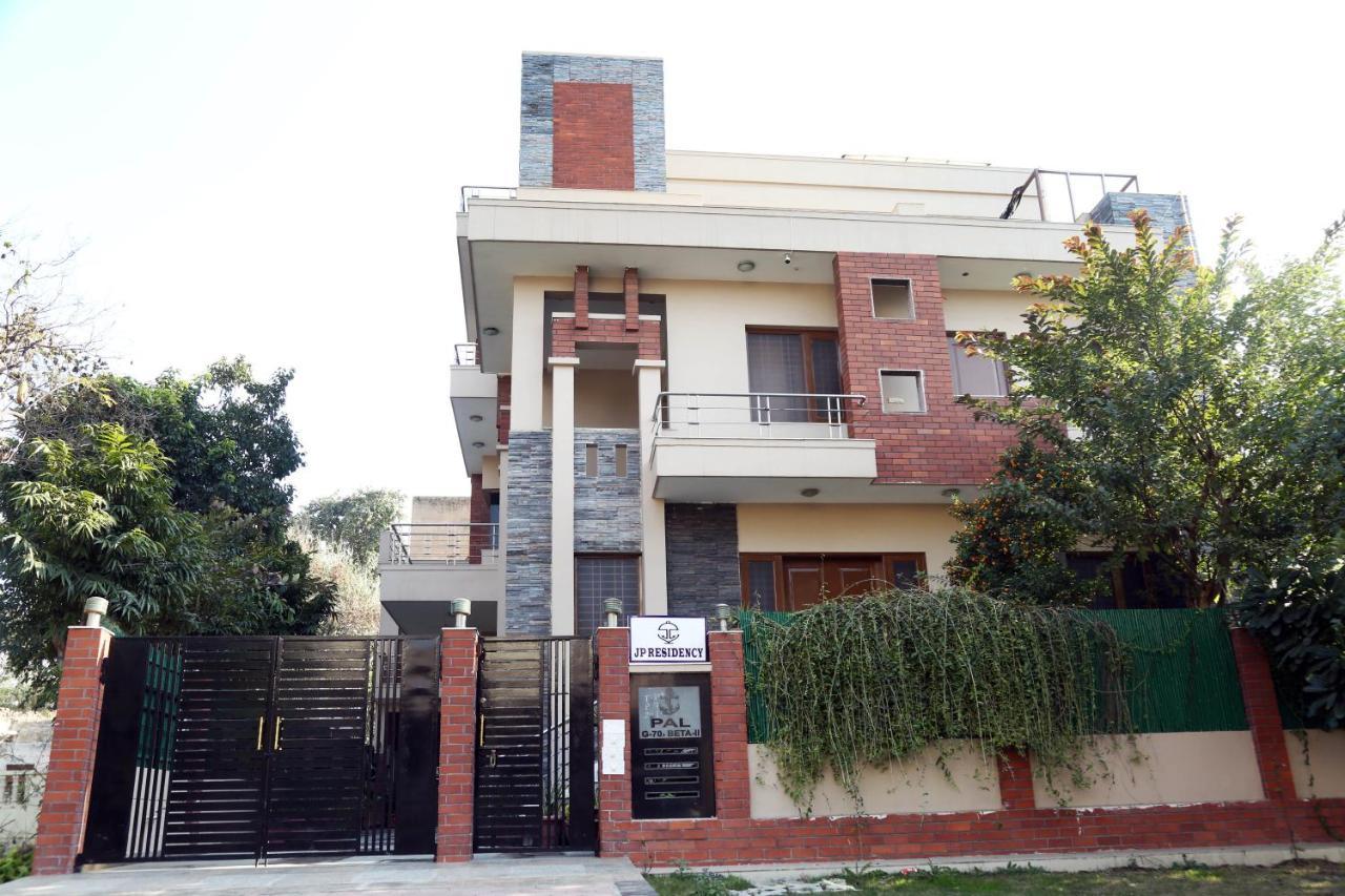 J P Residency Hotel Greater Noida Exterior photo