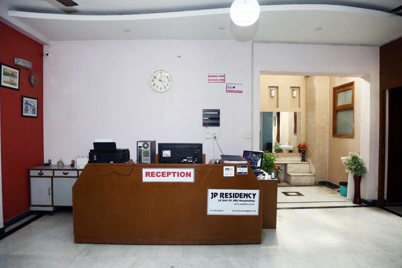 J P Residency Hotel Greater Noida Exterior photo